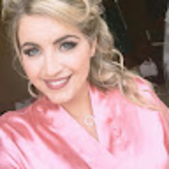 Meet your Posher, Stephanie - Picture 1 of 1